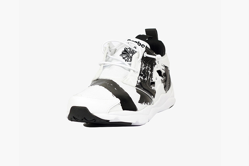 sneakers-reebok-furylite-mcp-black-white-3-676x676a