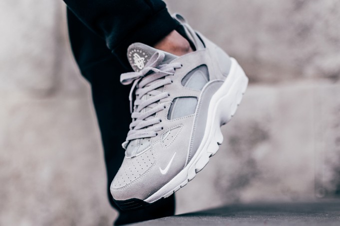 NIKE AIR TRAINER HUARACHE LOW "WOLF GREY" - THE DEATH OF THE Fall